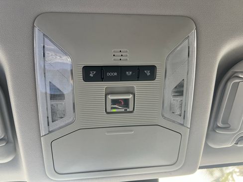 Used 2025 Toyota RAV4 XLE image 28