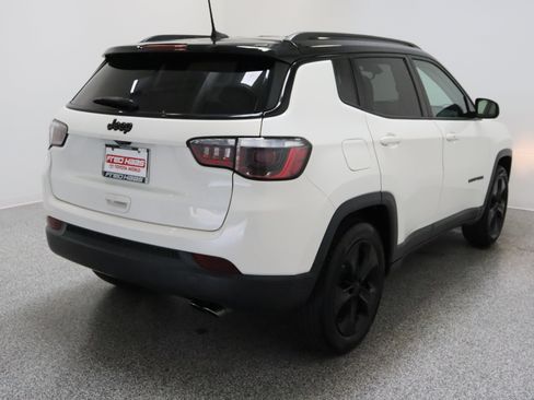 Used 2019 Jeep Compass Latitude FWD image 7