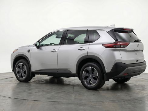 Used 2025 Nissan Rogue SV AWD/4WD image 6
