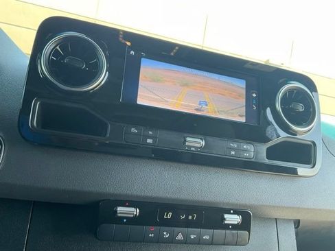 Used 2025 Mercedes-Benz Sprinter 2500 image 15