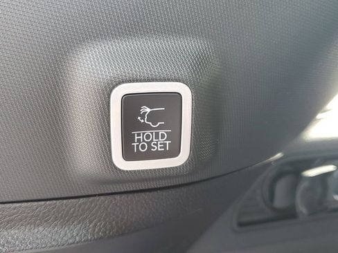 New 2025 Jeep Grand Cherokee Altitude image 10