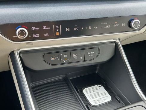 New 2026 Kia Carnival EX FWD image 36