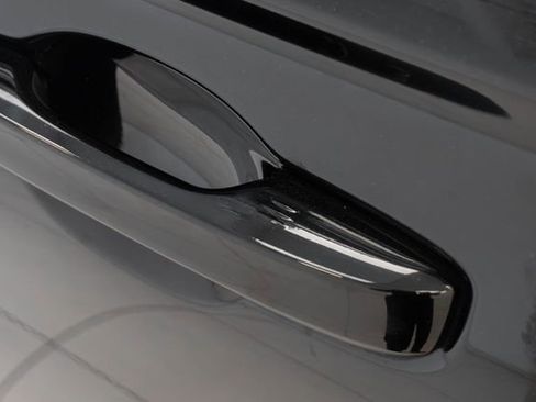 Used 2023 Honda CR-V EX-L image 9