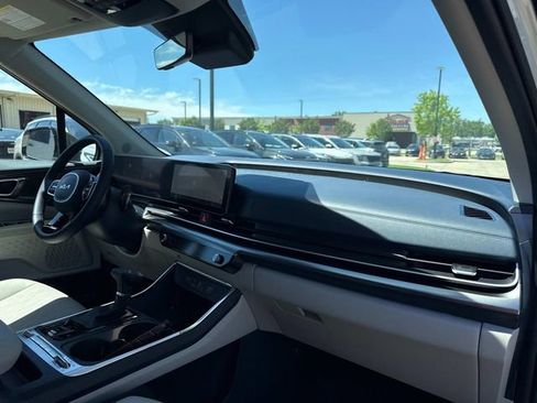 New 2026 Kia Carnival SX w/ SX Dark Edition Package FWD image 18