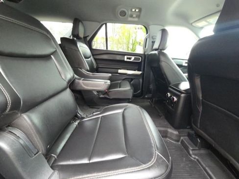 Used 2022 Ford Explorer XLT w/ Equipment Group 202A image 15