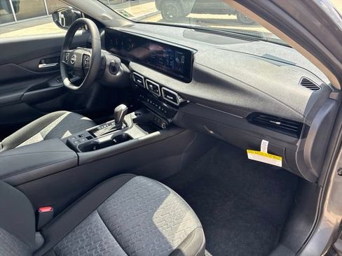 Used 2026 Nissan Sentra SV w/ SV Convenience Package FWD image 12