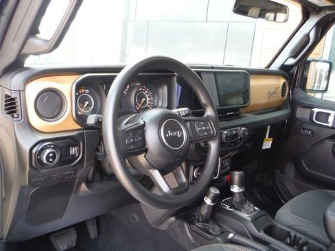 Used 2025 Jeep Gladiator Sport AWD/4WD image 35