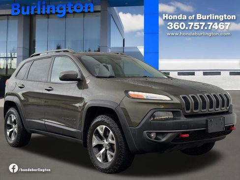 Used 2015 Jeep Cherokee Trailhawk w/ Comfort/Convenience Group image 8