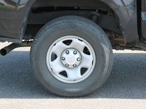 Used 2021 Toyota Tacoma SR w/ SR Convenience Package RWD image 12