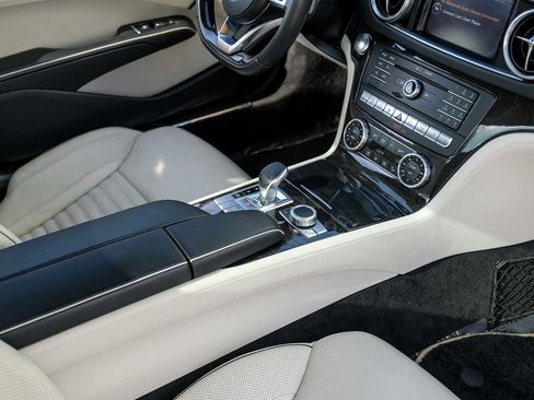 Used 2017 Mercedes-Benz SL 450 image 21