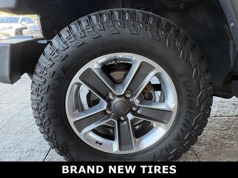 Used 2018 Jeep Wrangler Sport AWD/4WD image 10