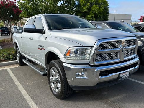 Used 2017 RAM 3500 Laramie w/ Convenience Group AWD/4WD image 2