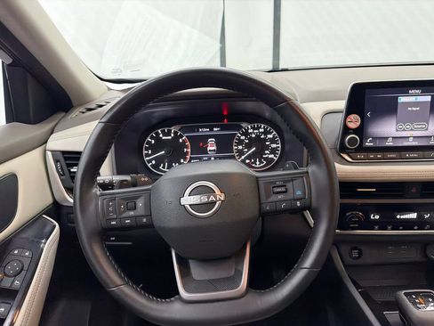 Used 2025 Nissan Rogue SV AWD/4WD image 24