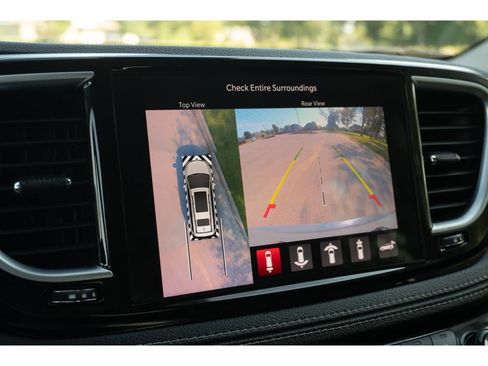 Used 2022 Chrysler Pacifica Limited FWD image 26