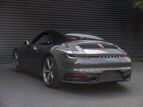 Certified 2021 Porsche 911 Carrera S RWD image 3