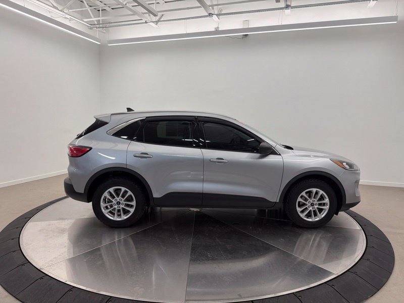 Used 2022 Ford Escape SE AWD/4WD image 2