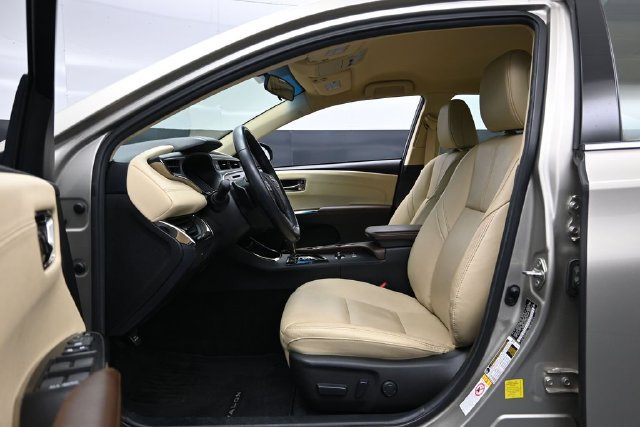 Used 2016 Toyota Avalon XLE FWD image 18
