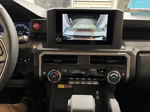 New 2025 Toyota Tacoma TRD Off-Road image 10