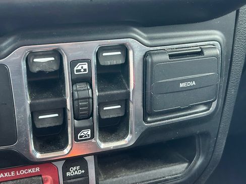Used 2021 Jeep Gladiator Mojave AWD/4WD image 29