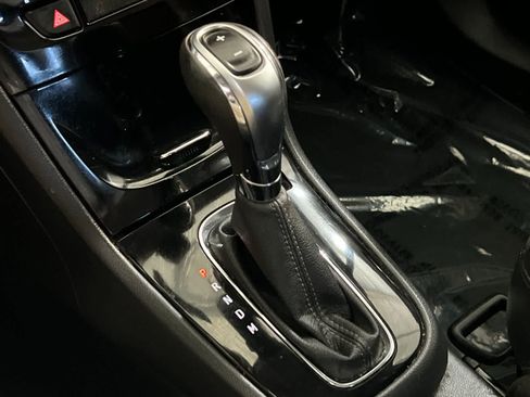 Used 2019 Buick Encore Preferred AWD/4WD image 22
