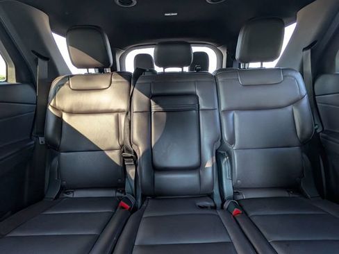 Used 2026 Ford Explorer Platinum AWD/4WD image 32