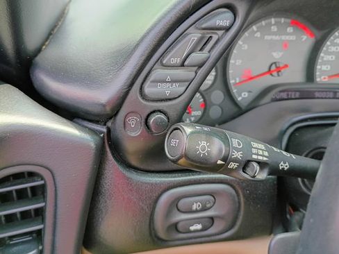 Used 2002 Chevrolet Corvette Convertible w/ Preferred Equipment Group2 RWD image 41