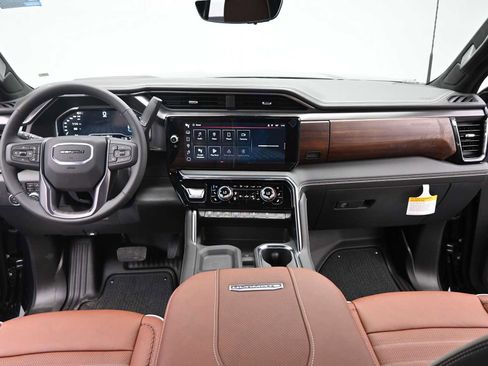 New 2025 GMC Sierra 3500 Denali Ultimate image 22