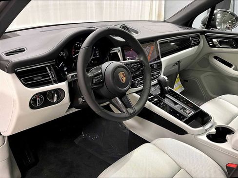 New 2026 Porsche Macan Turbo image 4
