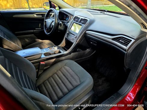 Used 2017 Ford Fusion SE image 29