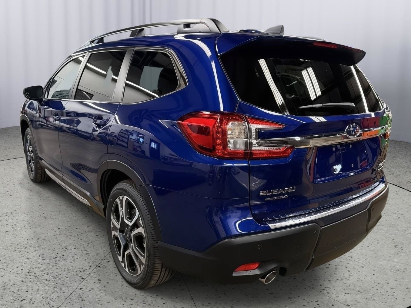 Used 2026 Subaru Ascent Limited AWD/4WD image 3