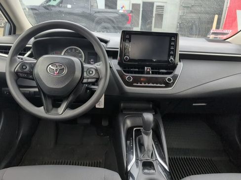 Used 2020 Toyota Corolla LE FWD image 4