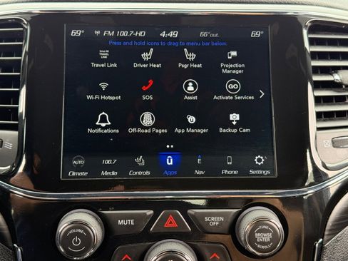 Used 2022 Jeep Grand Cherokee Laredo X image 16