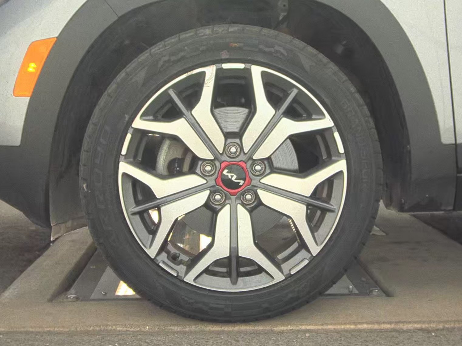 Used 2022 Kia Seltos SX w/ Sunroof Package AWD/4WD image 6