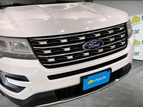 Used 2016 Ford Explorer XLT w/ Equipment Group 201A AWD/4WD image 31