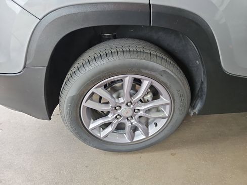 Used 2023 GMC Terrain SLT AWD/4WD image 23