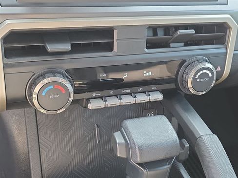 Used 2024 Toyota Tacoma SR5 AWD/4WD image 22