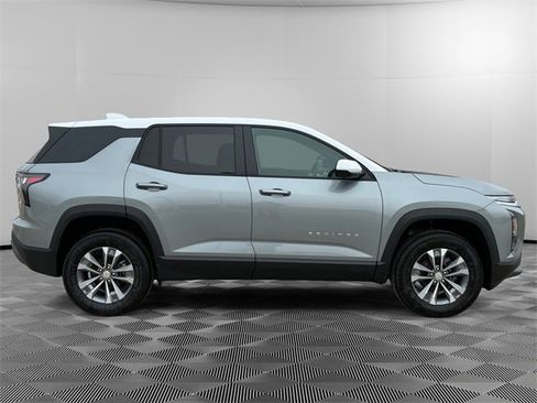 New 2026 Chevrolet Equinox LT w/ Convenience Package II image 2