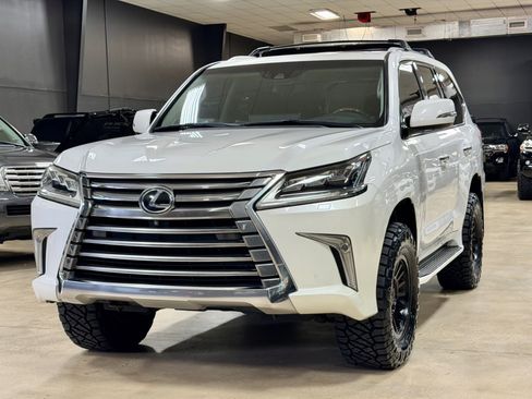 Used 2016 Lexus LX 570 4WD w/ Luxury Package image 3