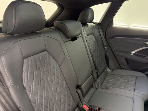 Used 2025 Audi SQ5 Premium Plus AWD/4WD image 28