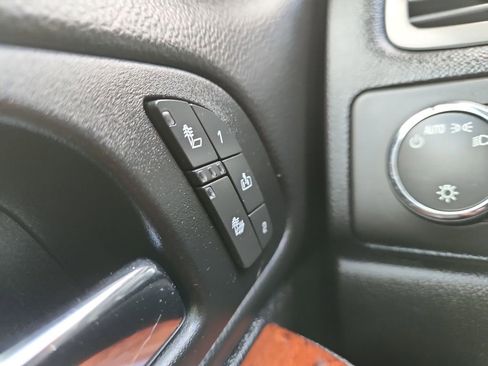 Used 2014 Chevrolet Suburban LT w/ Luxury Package image 26