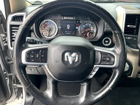 Used 2019 RAM 1500 Laramie AWD/4WD image 12