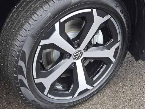 New 2026 Volkswagen Tiguan SE image 14