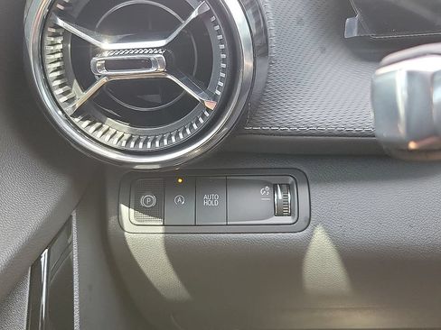 Used 2027 Chevrolet Equinox LT w/ Convenience Package II FWD image 14