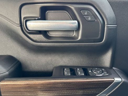 Used 2021 Chevrolet Silverado 1500 LT Trail Boss w/ Convenience Package II image 17