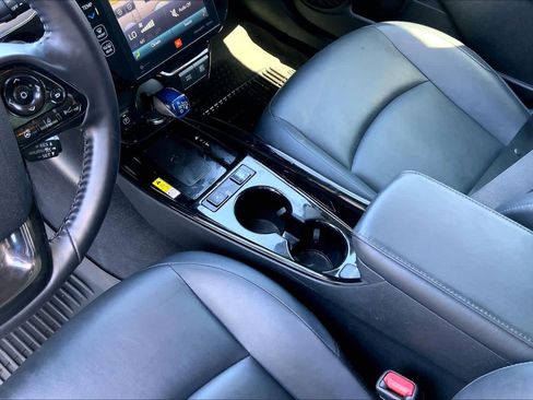 Used 2022 Toyota Prius Limited FWD image 16