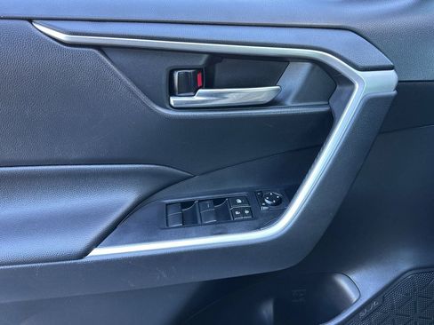 Used 2020 Toyota RAV4 XLE w/ XLE Grade Weather Package image 8