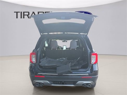 Used 2023 Ford Explorer Platinum w/ Technology Package image 9
