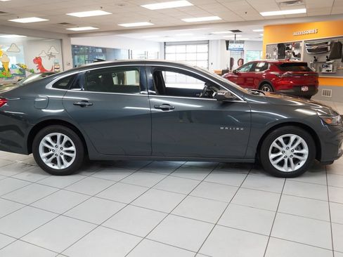 Used 2016 Chevrolet Malibu LT w/ Driver Confidence Package FWD image 12