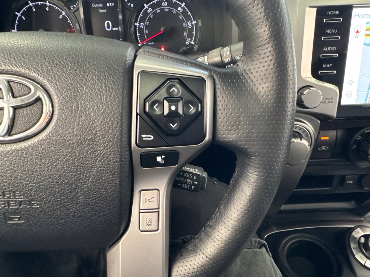 Used 2024 Toyota 4Runner SR5 Premium w/ Moonroof Package AWD/4WD image 21