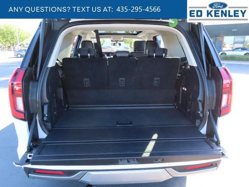 Used 2025 Ford Expedition Platinum AWD/4WD image 35